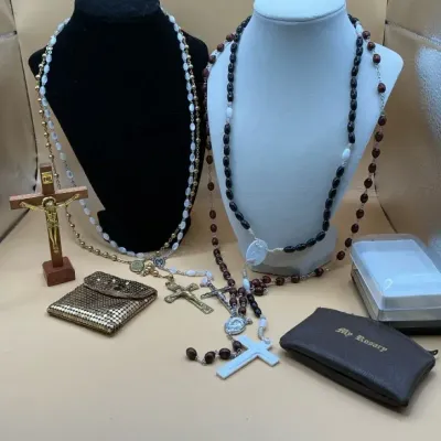 Lot Of 4 Rosaries With Containers