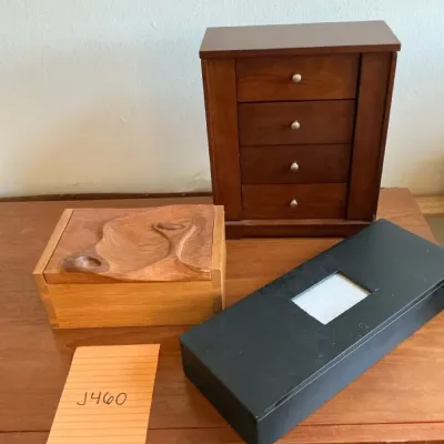 Jewelry/Vanity Top Storage w 2 Pairs Vintage Sunglasses
