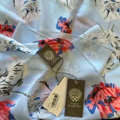 Gorgeous NWT Vince Camuto Satin Scarf