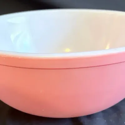 Vintage Pink Pyrex 4 Quart Mixing Bowl