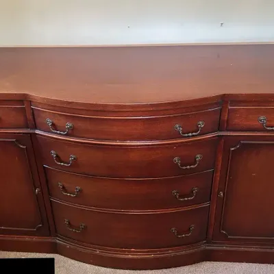 Traditional Serpentine Front Wood Buffet With Dovetail Drawers