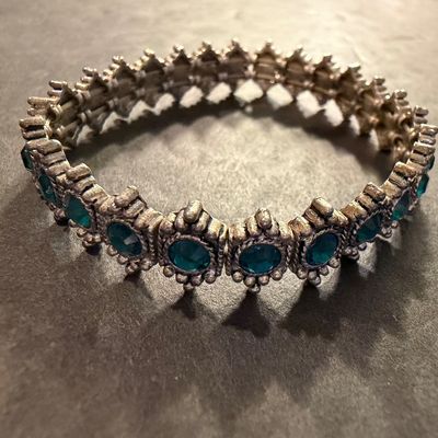 Aqua colored gemstone stretch bracelet
