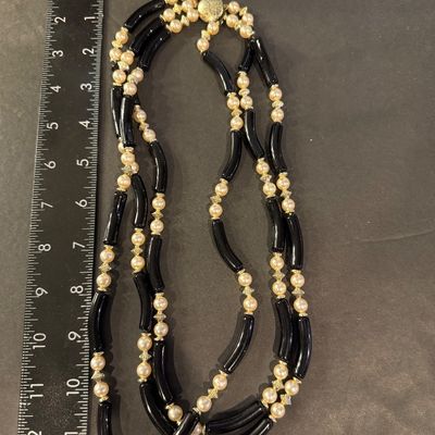 Vintage multilayer faux pearl statement necklace