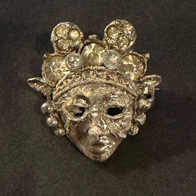 Vintage silver tone pin