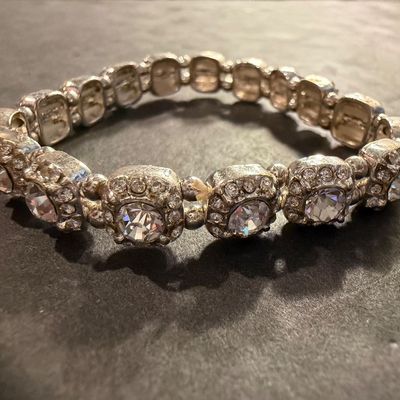Beautiful silver tone gemstone type stretch vintage ? Bracelet