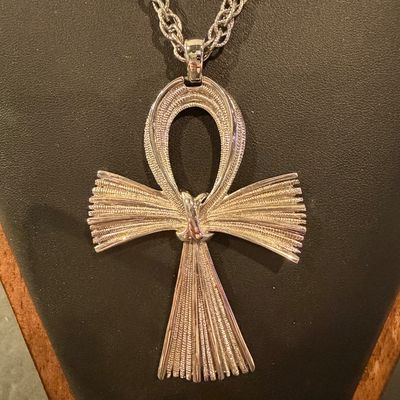 Vintage silver tone statement necklace