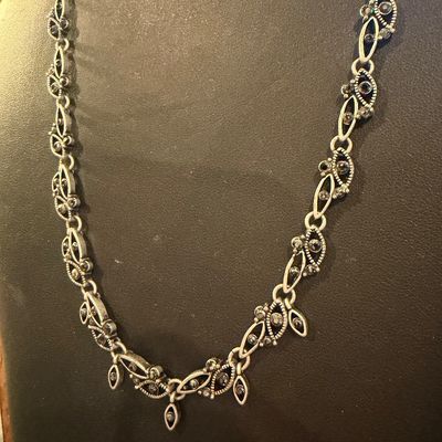 Trifari vintage silver tone necklace