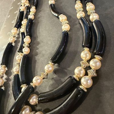 Vintage multilayer faux pearl statement necklace