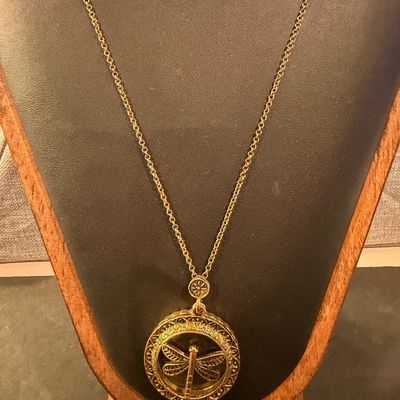 Gold tone dragonfly pendant necklace