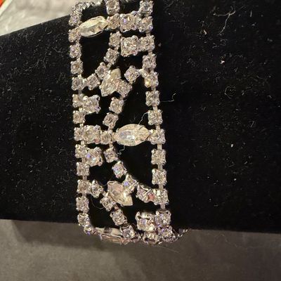 Rhinestone vintage beautiful bracelet