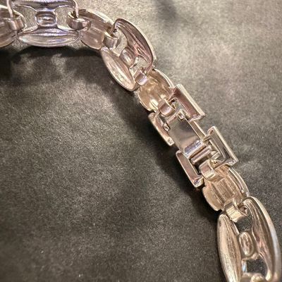 Beautiful vintage silver tone bracelet