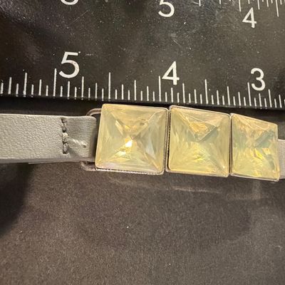 Gemstone type bracelet snap on