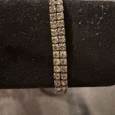 Rhinestone stretch bracelet