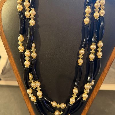 Vintage multilayer faux pearl statement necklace