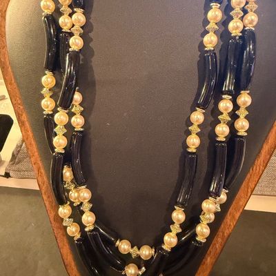 Vintage multilayer faux pearl statement necklace