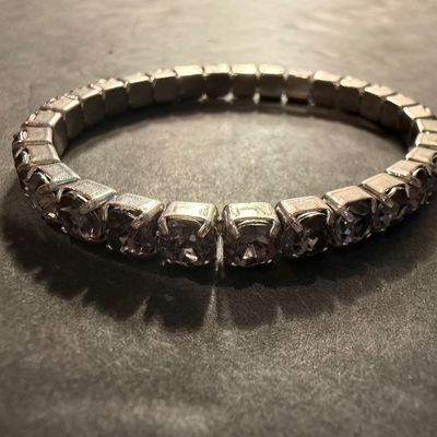 Stretchy gemstone type stretch bracelet