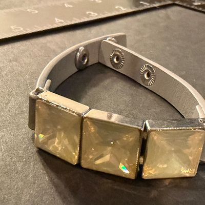 Gemstone type bracelet snap on