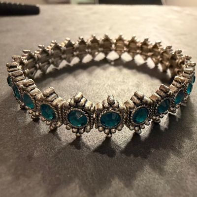 Aqua colored gemstone stretch bracelet