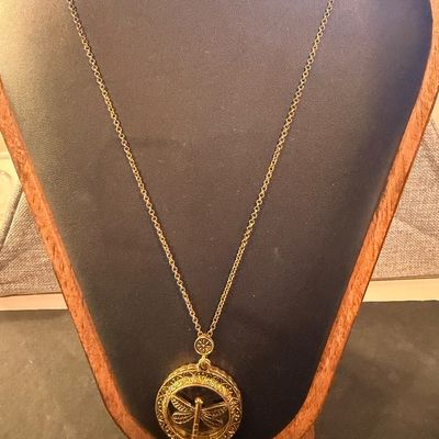 Gold tone dragonfly pendant necklace