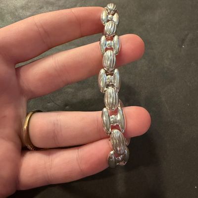 Beautiful vintage silver tone bracelet