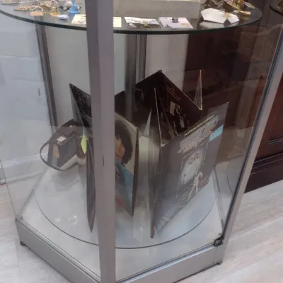 Sale Photo Thumbnail #116: Mercedes-Benz Showroom Glass Front Display Case with Rotating Product Feature (#16)