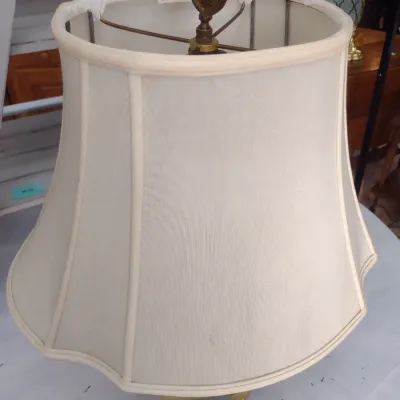Sale Photo Thumbnail #587: Vintage Brass Finish Chinoiserie Ginger Jar Post Table Lamp (#80)