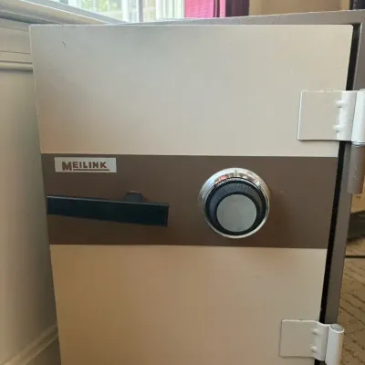 Meilink Vintage Fire-Resistant Combination Safe – 1-Hour Fire Rating w/ Combination