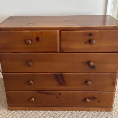 Vintage Knotty Pine 5-Drawer Dresser / Chest of Drawers
