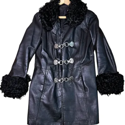 Vintage Black Leather Coat with Curly Fur-Style Trim & Toggle Closures: Size 12