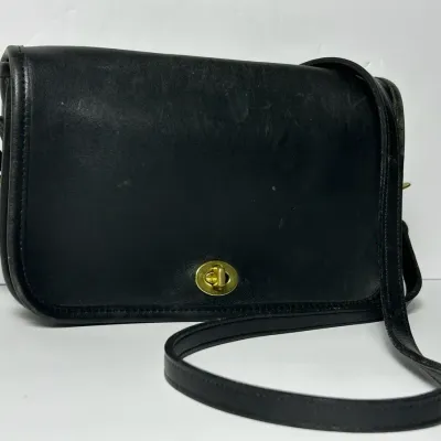 Vintage Coach 9755 Black Leather Turnlock Crossbody Bag
