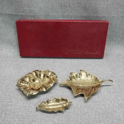 Virginia Metal Crafters Brass Christmas Leaf Set
