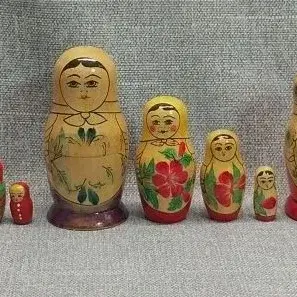 Russian Nesting Dolls 