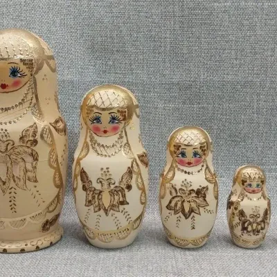 Russian Matryoshka Nesting Dolls 