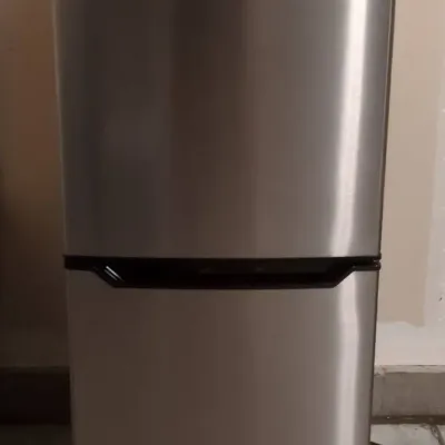 Insignia Mini Fridge & Freezer