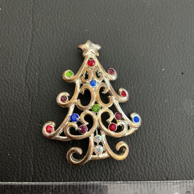 Sale Photo Thumbnail #146: Vintage KC marked Christmas Brooch 
Please see attached pictures