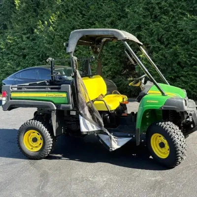 John Deere Gator 4x4 Utility Vehicle 