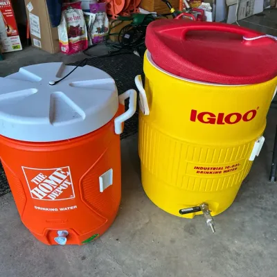 Igloo and Rubbermaid Drinking Water Coolers 