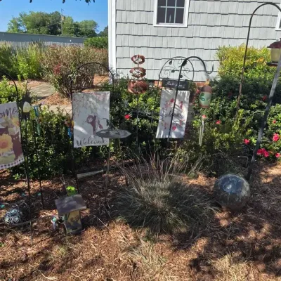 Garden Decor: Shepherd's Hooks, Metal Art, Sun Dial +