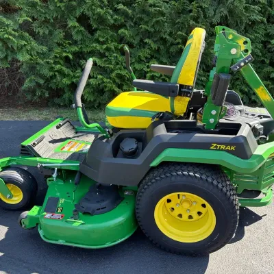 2024 John Deere ZTrak Zero Turn Residential Mower