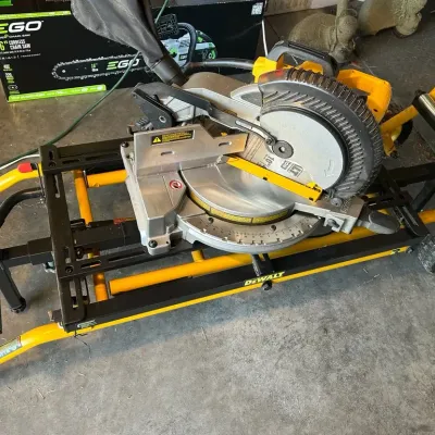 Dewalt DW713 10” Compound Miter Saw with Dewalt Folding Stand 