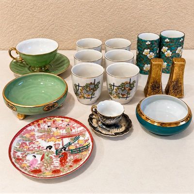 Sale Photo Thumbnail #96: Hk asian collection of fine china assorted decorative pieces