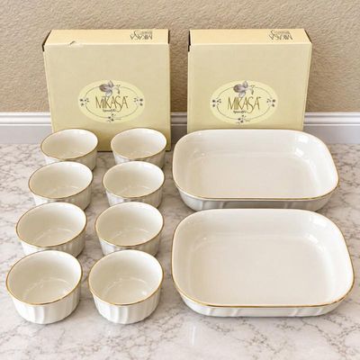 Sale Photo Thumbnail #101: Hk assortment of mikasa ultra cream bake serve bakeware set