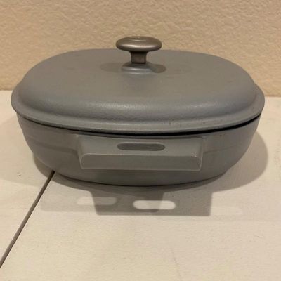 Sale Photo Thumbnail #120: Hk pampered chef cast iron skillet with lid in gray