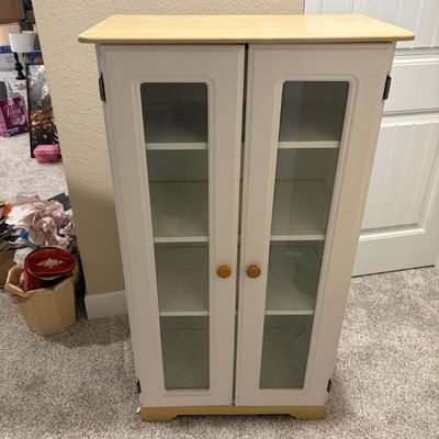 Sale Photo Thumbnail #52: F four shelf white display cabinet with glass paneled doors