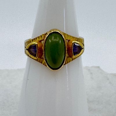 3013 18K Yellow Gold Jade & Amethyst Ring – Size 6, 5.4g