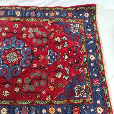Hand-Knotted Persian Sarouk Style Wool Area Rug