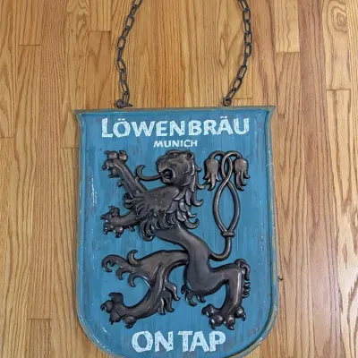 1960 lo wenbra u munich on tap adverting display