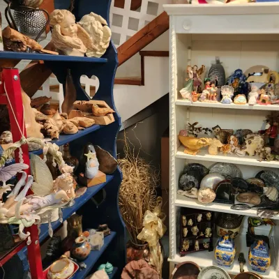 Figurines
