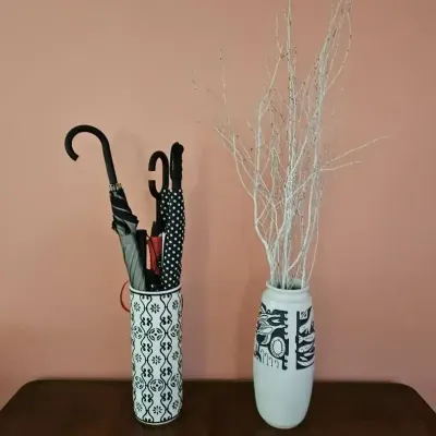 Large Vase & Umbrella Stand with (4) Umbrellas