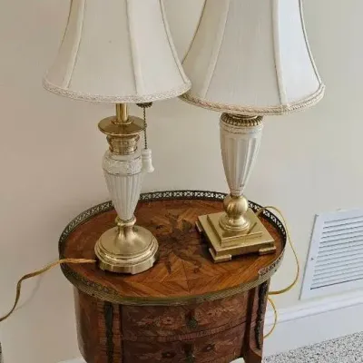 Small Inlaid Top Table & (2) Lenox Lamps